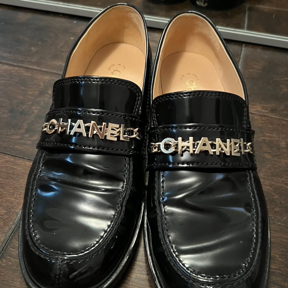 Chanel Shiny Calfskin Logo Loafers 40.5